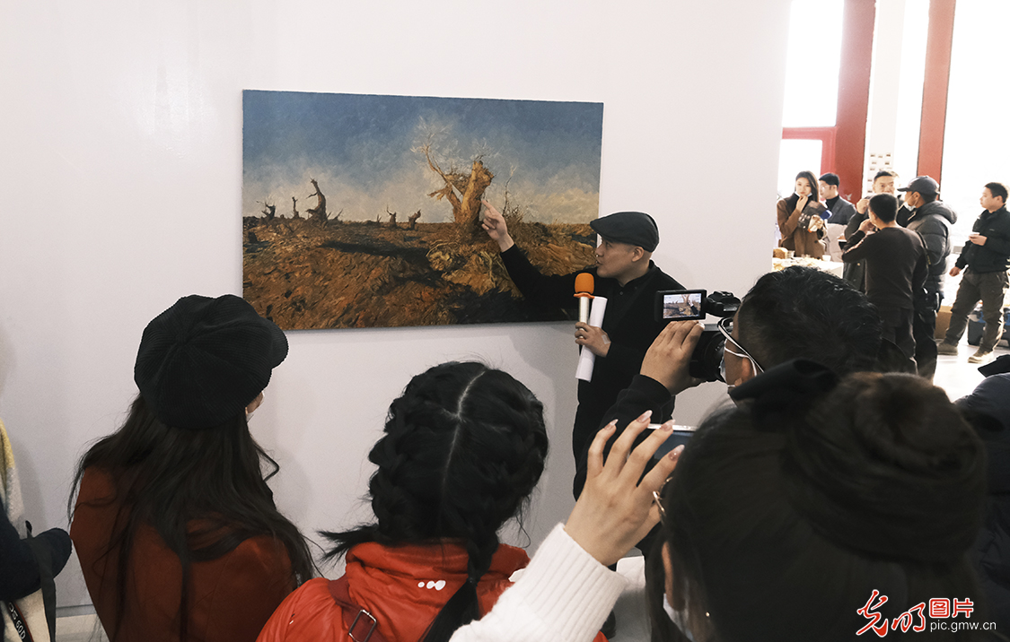 《羽毛的语言》油画展在京开幕