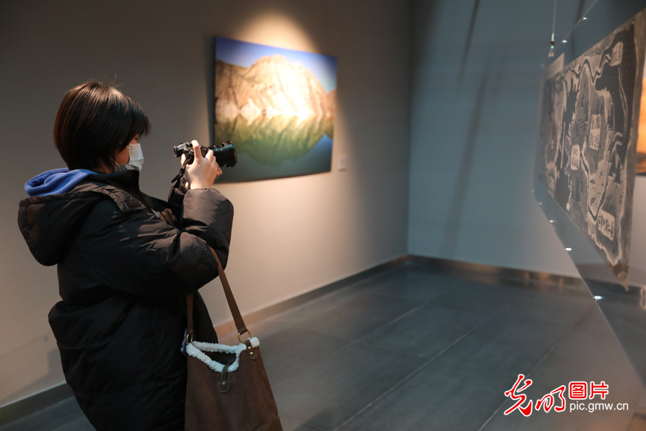 “摄影家与青海——聚焦国际生态旅游目的地”图片展举办
