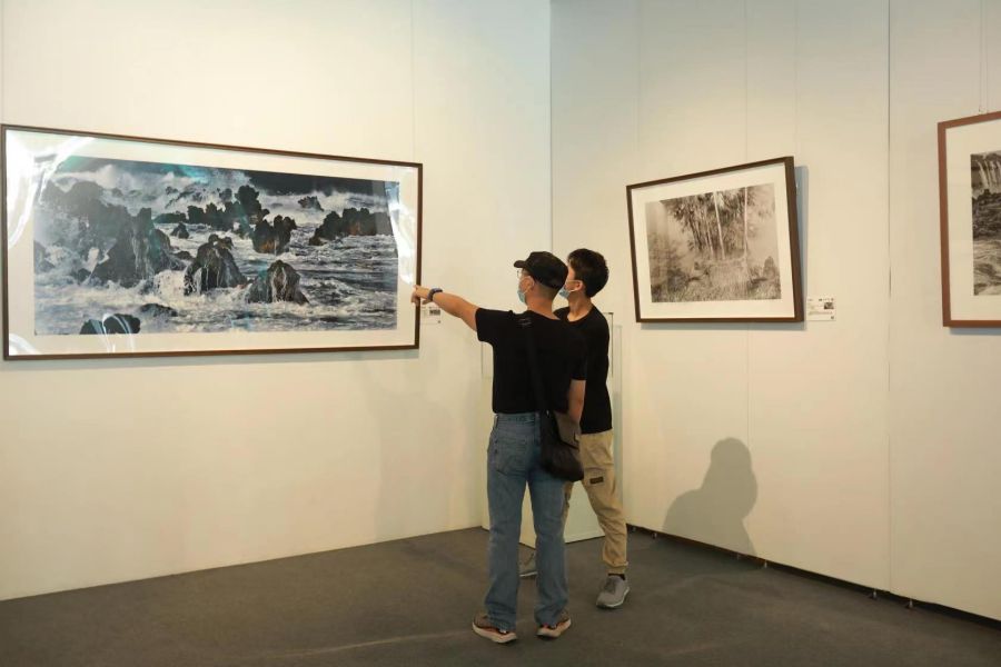“中国摄影名家百人百幅作品收藏大展”在京举办