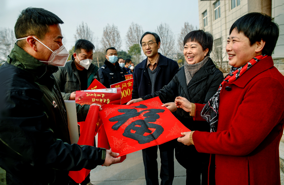 河南尉氏：新春送福进万家