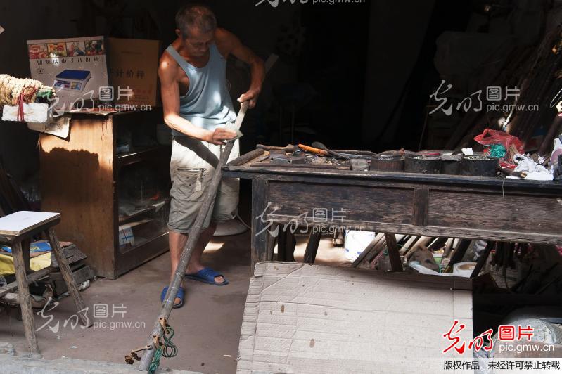 八十岁的老秤匠