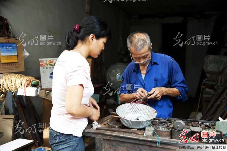 八十岁的老秤匠